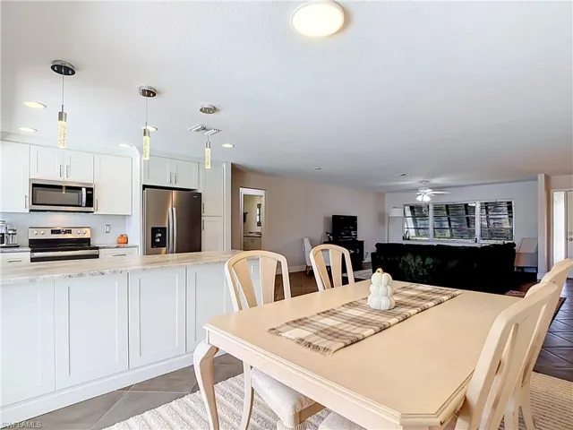 928 52nd St, Cape Coral, Florida 33914