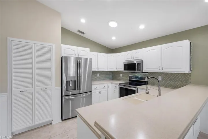 17740  Pineapple Palm  CT, North Fort Myers, FL 33917