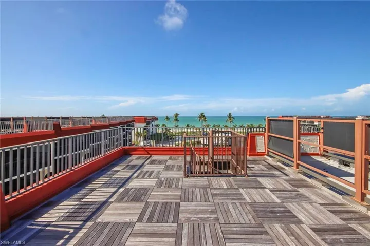 Private Roof Top Deck