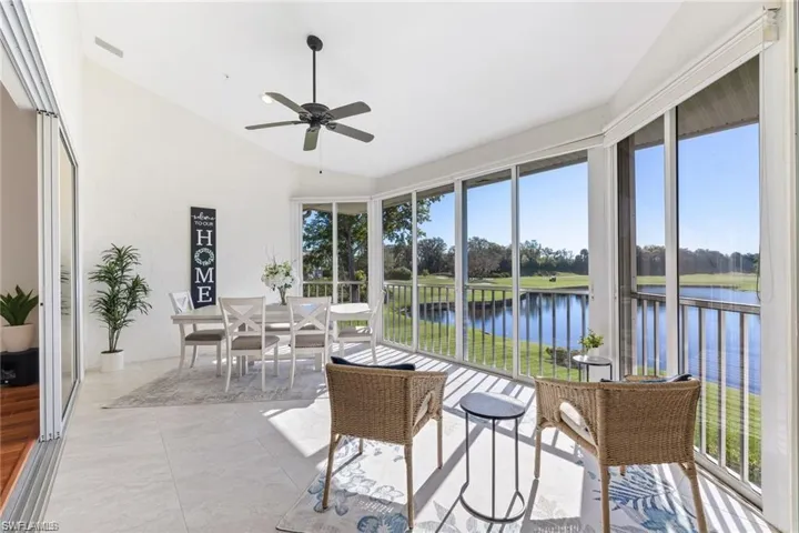 Sunsets, cocktails and morning coffee! A family barbecue? It's all possible right here on your spacious lanai!