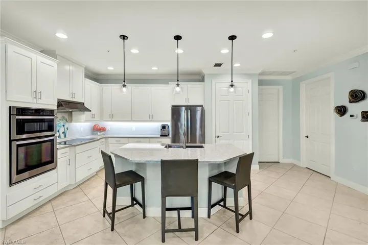 4560 Colony Villas Dr 1701, Bonita Springs, Florida 34134