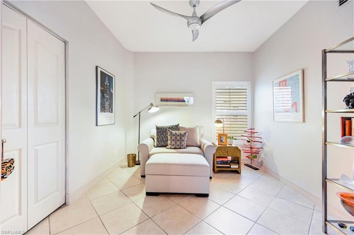 3rd bedroom/Den