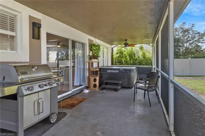 View of sunroom/solarium