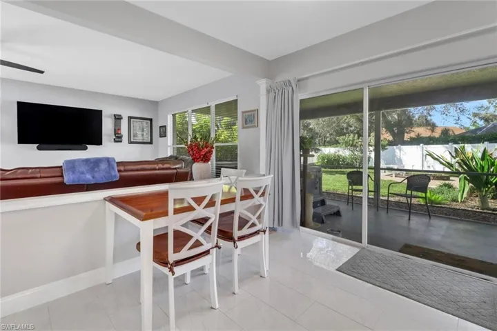 Breakfast area just off kitchen