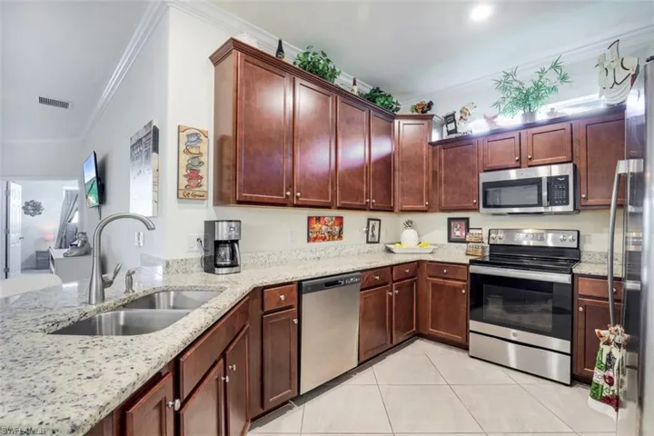1839  Alameda  DR, Naples, FL 34120