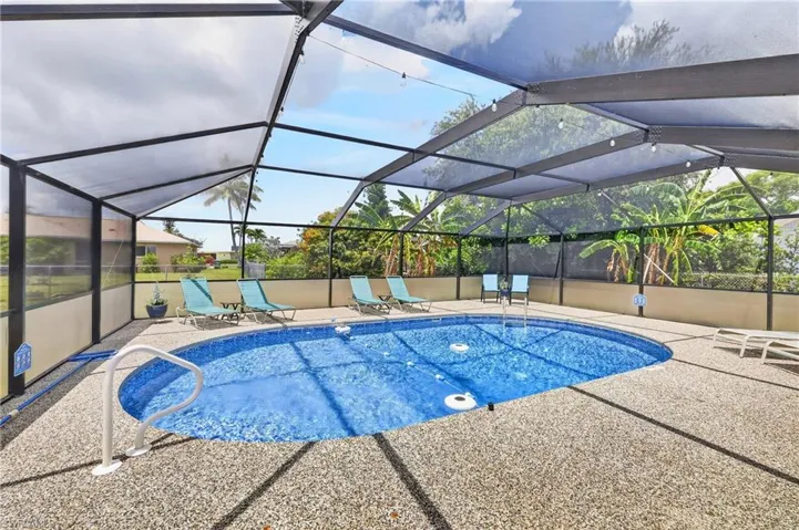 3937 Se 9th Ct, Cape Coral, Florida 33904