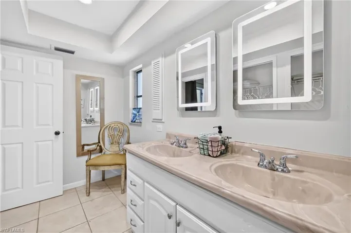 3937 Se 9th Ct, Cape Coral, Florida 33904