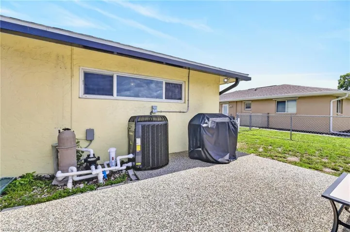 3937 Se 9th Ct, Cape Coral, Florida 33904