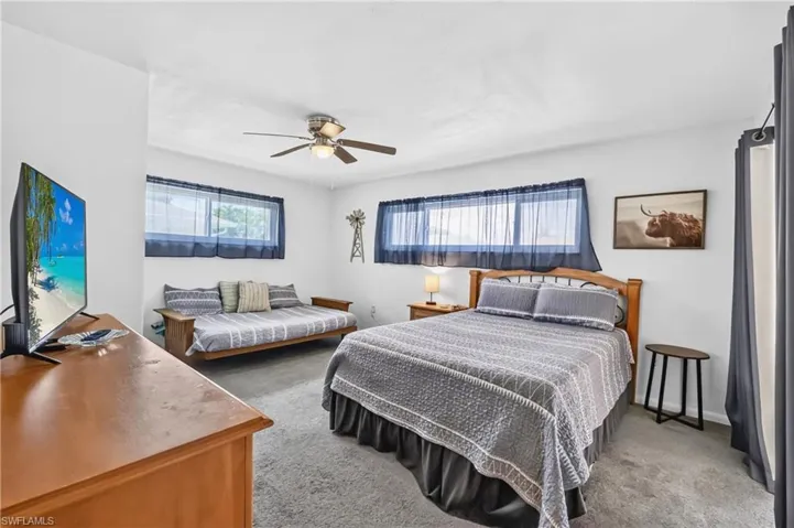 3937 Se 9th Ct, Cape Coral, Florida 33904