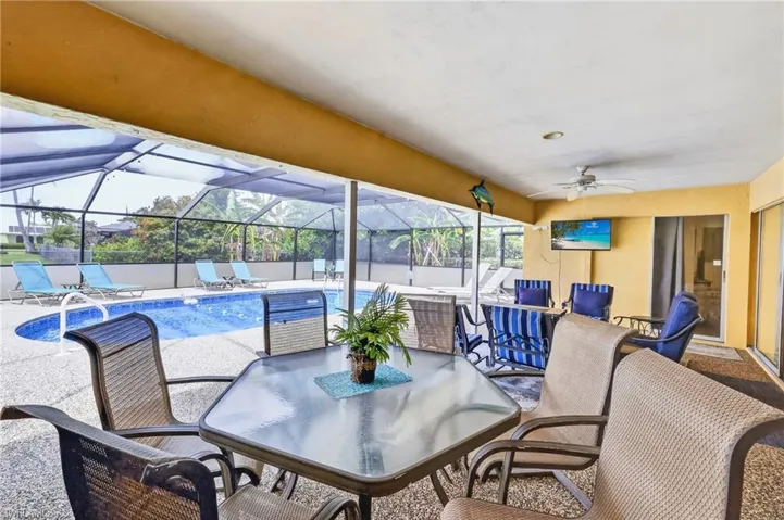 3937 Se 9th Ct, Cape Coral, Florida 33904