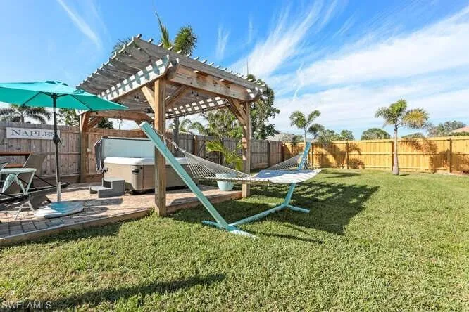 657 93rd Ave N 2, Naples, Florida 34108