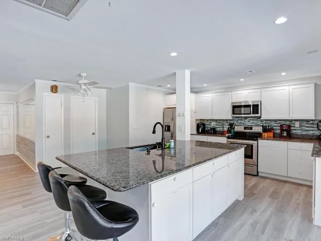 657 93rd Ave N 2, Naples, Florida 34108