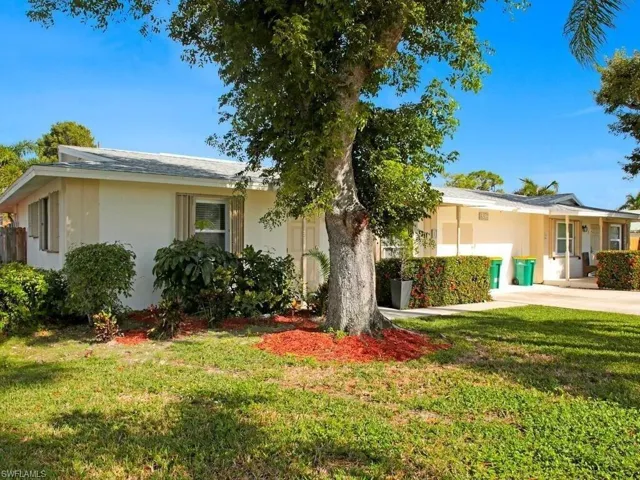 657 93rd Ave N 2, Naples, Florida 34108