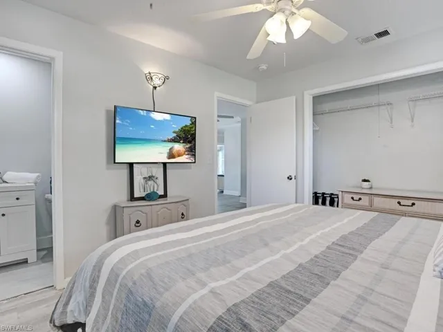 657 93rd Ave N 2, Naples, Florida 34108