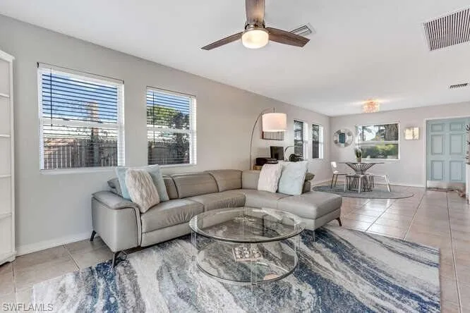 657 93rd Ave N 2, Naples, Florida 34108
