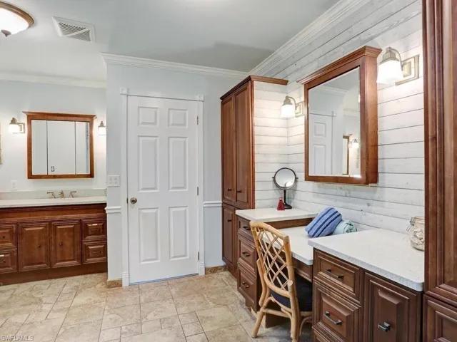 657 93rd Ave N 2, Naples, Florida 34108