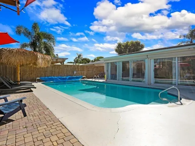657 93rd Ave N 2, Naples, Florida 34108