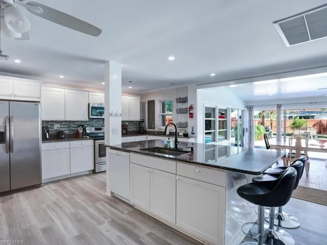 657 93rd Ave N 2, Naples, Florida 34108