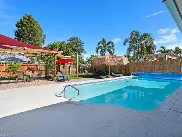 657 93rd Ave N 2, Naples, Florida 34108