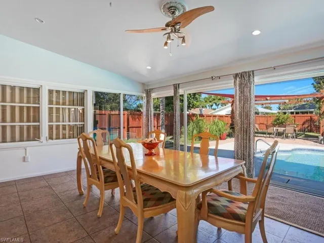 657 93rd Ave N 2, Naples, Florida 34108