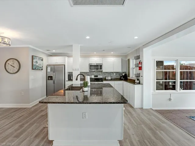 657 93rd Ave N 2, Naples, Florida 34108