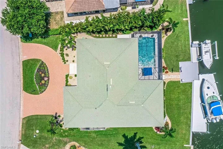 Birds eye view of property