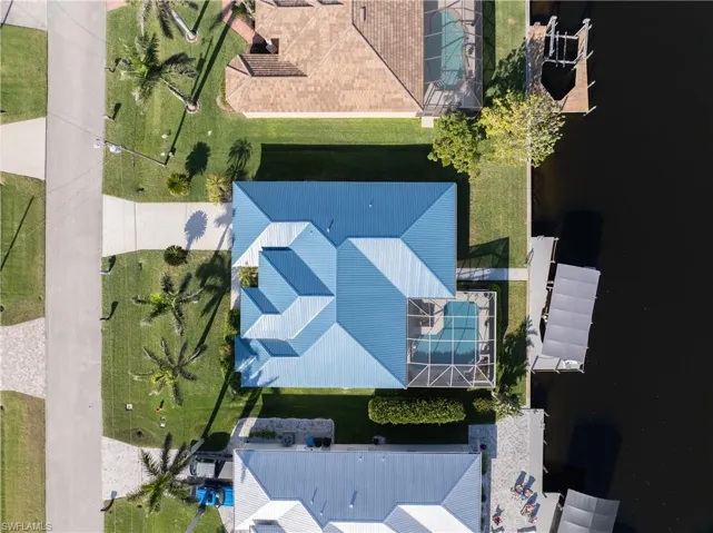 Birds eye view of property