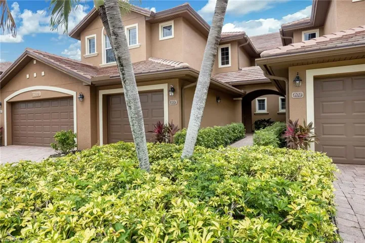 6657 Alden Woods Cir 201, Naples, Florida 34113
