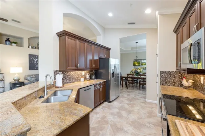 6657 Alden Woods Cir 201, Naples, Florida 34113