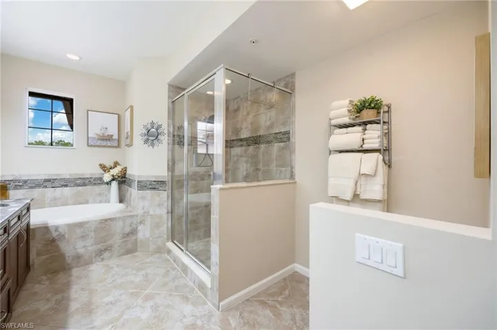 6657 Alden Woods Cir 201, Naples, Florida 34113