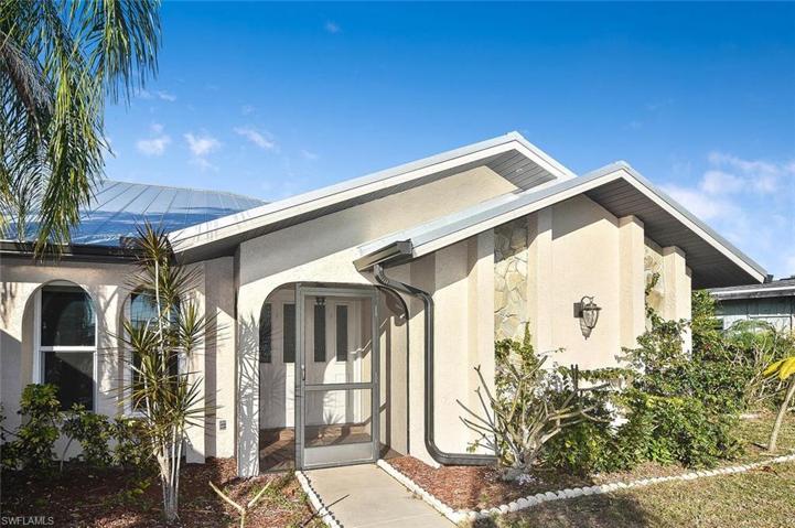 230 Salem AVE NW, PORT CHARLOTTE FL 33952