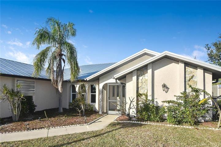 230 Salem AVE NW, PORT CHARLOTTE FL 33952