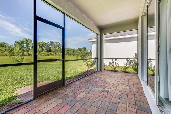 Spacious lanai.