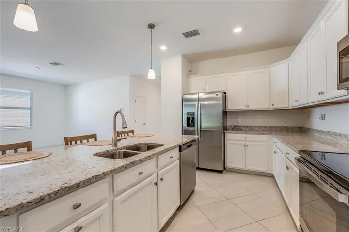 so much counter space!