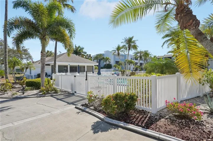 5959  Winkler  RD, Fort Myers, FL 33919