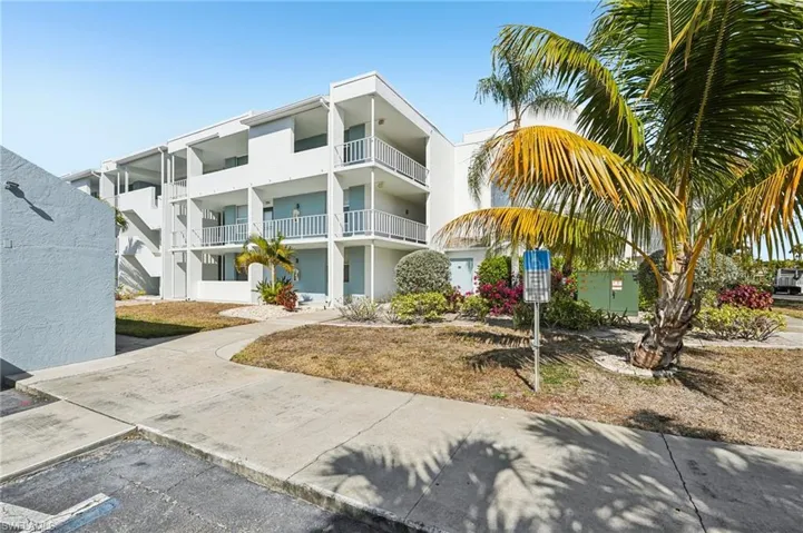 View of apartment building / complex