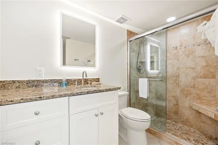 Master_bath_is_brand_new