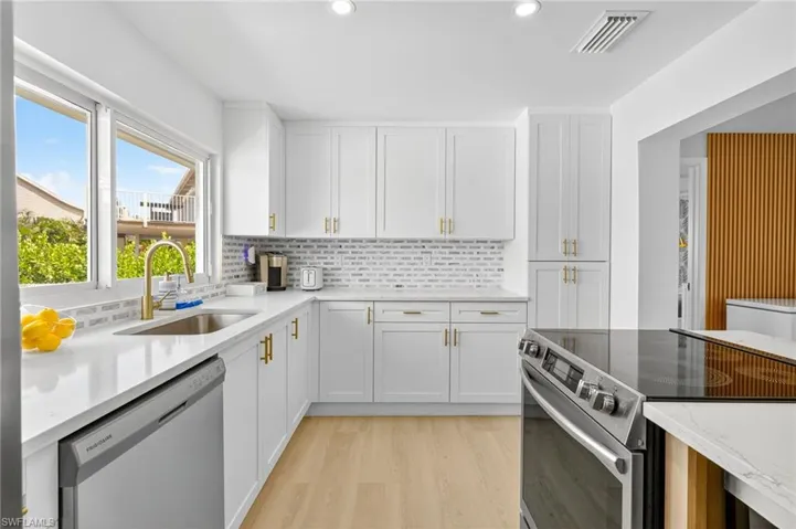 1377 Sand Castle Rd, Sanibel, Florida 33957