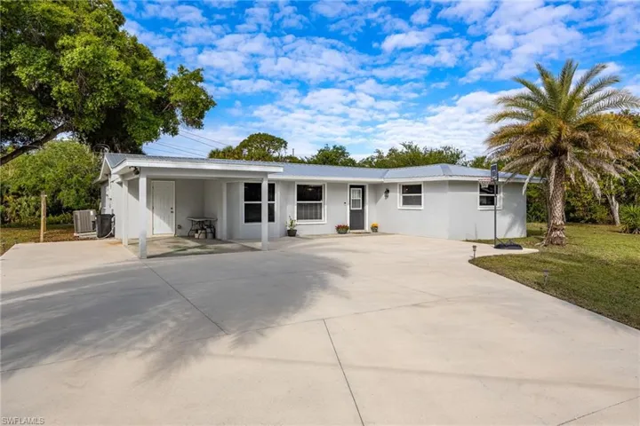 17041 E Lake Dr, North Fort Myers, Florida 33917