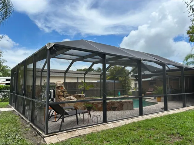 Pool enclosure, massive
