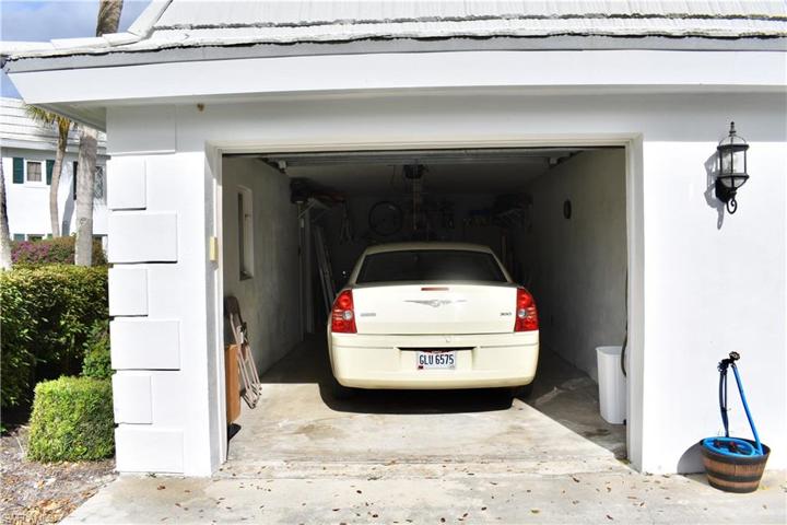 1 Car Garage