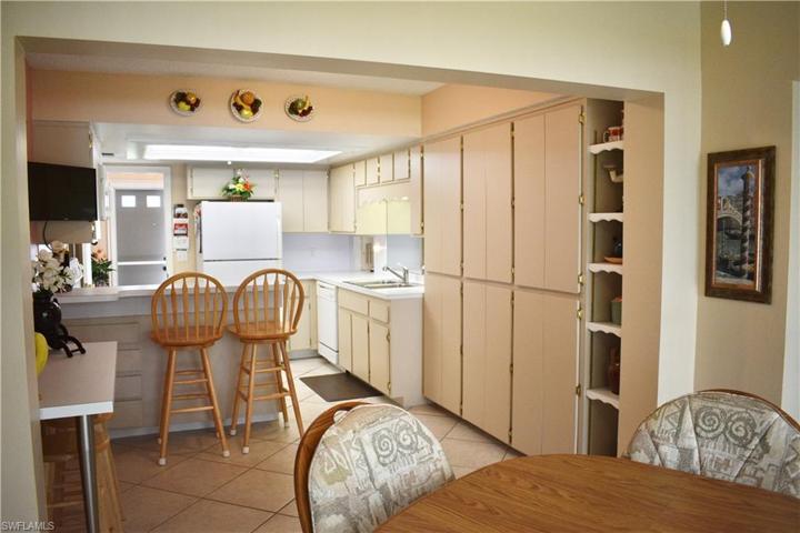 Eat-In Kitchen