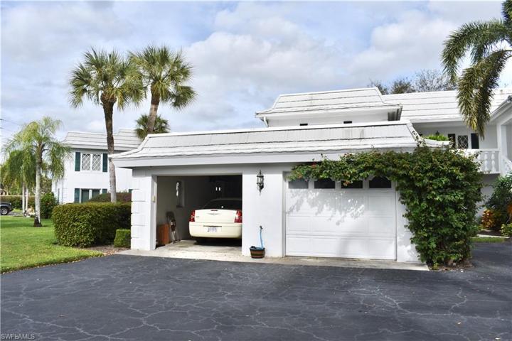 Detached Garage