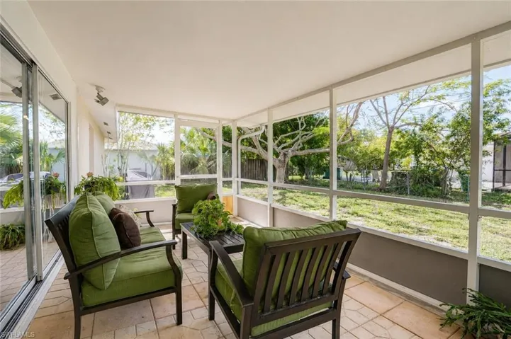 4818  Tahiti  LN, Naples, FL 34112