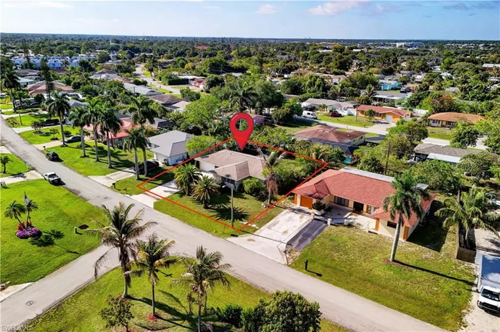 4818  Tahiti  LN, Naples, FL 34112