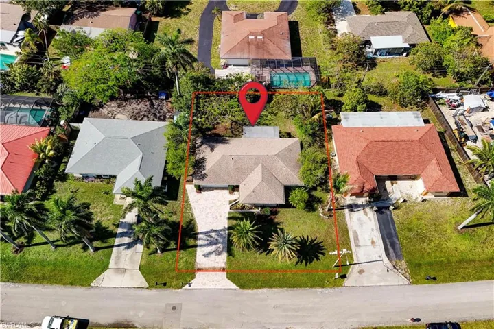 4818  Tahiti  LN, Naples, FL 34112