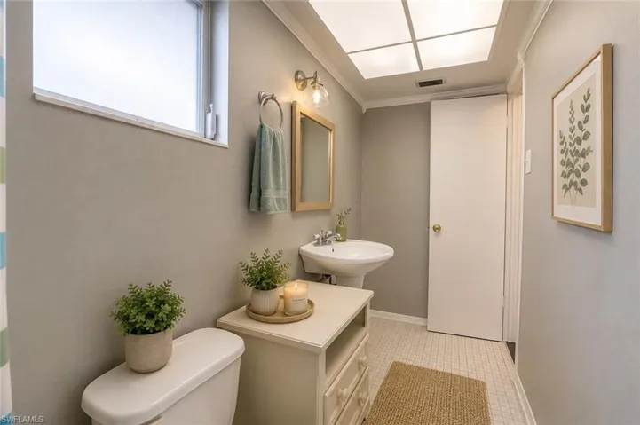 4818  Tahiti  LN, Naples, FL 34112
