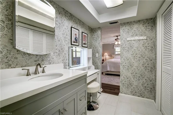4818  Tahiti  LN, Naples, FL 34112