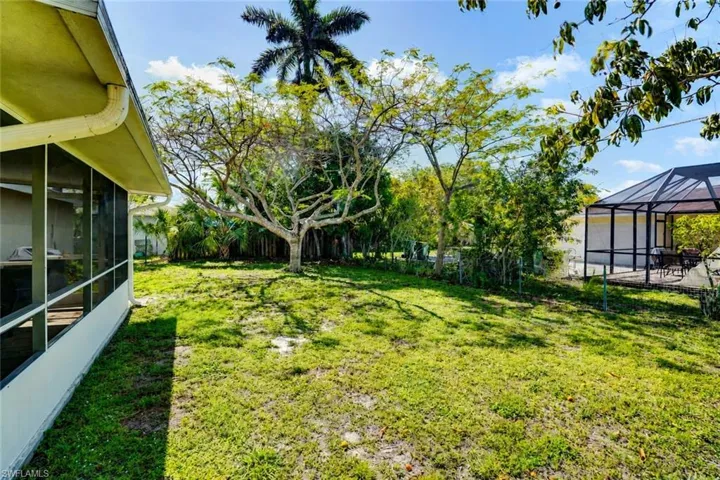 4818  Tahiti  LN, Naples, FL 34112