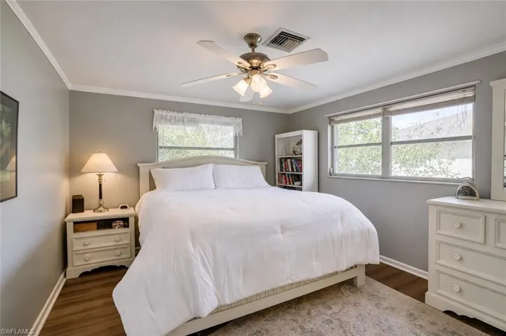 4818  Tahiti  LN, Naples, FL 34112